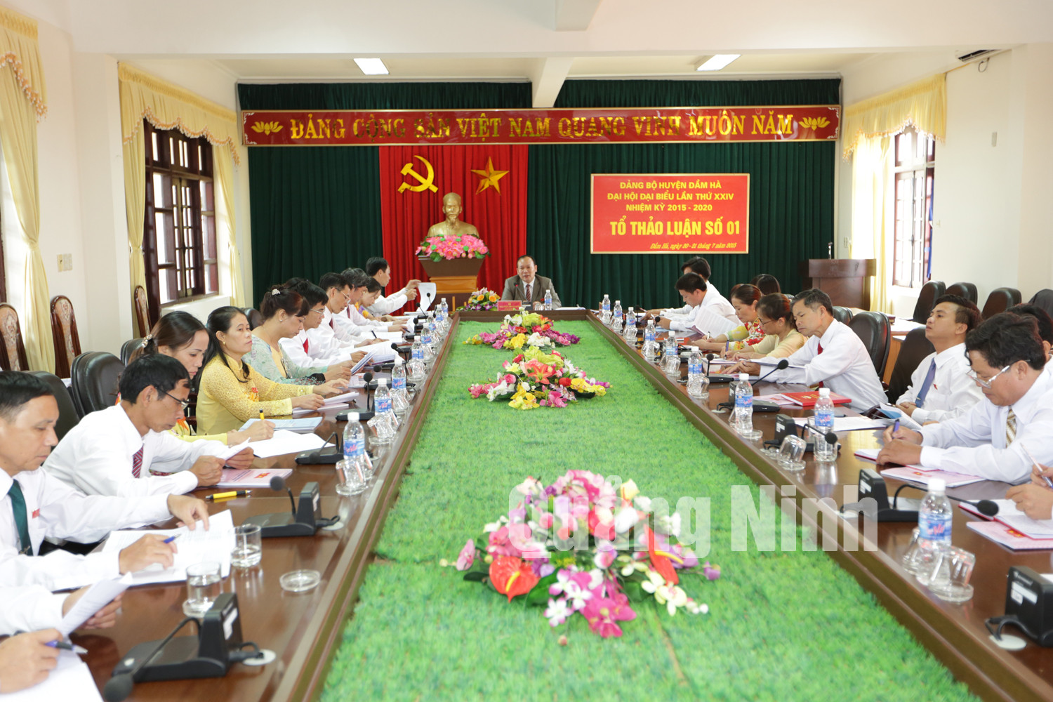 Thảo luận tại tổ
