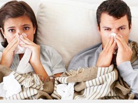 Cần biết có sự khác biệt triệu chứng bệnh giữa nam và nữ, từ đó mới phát hiện bệnh kịp thời. Ảnh: Express.