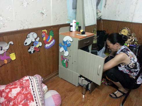 Căn phòng nơi Bách ôm con cố thủ. Ảnh: Thái Thịnh.