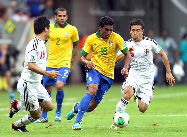Paulinho (số 18) là chìa khóa trong cuộc cách mạng của Scolari