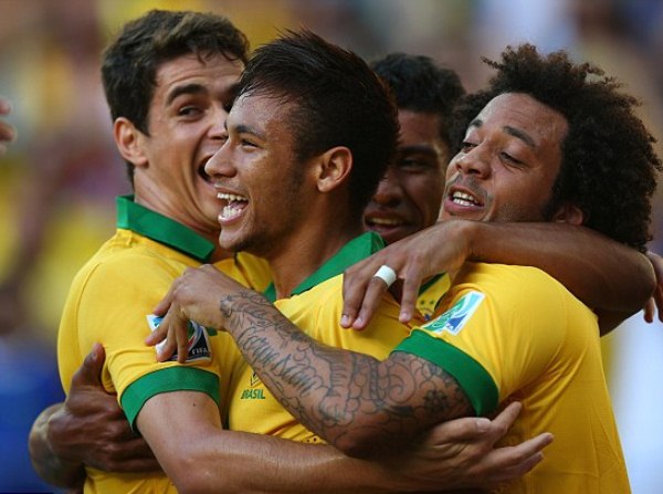 Neymar tiếp tục thể hiện tốt vai trò "thủ lĩnh" của Brazil