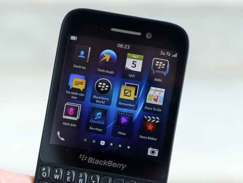 Chiếc BlackBerry 10 giá thấp được bán sớm hơn thông báo ban đầu. Ảnh: Tuấn Anh
