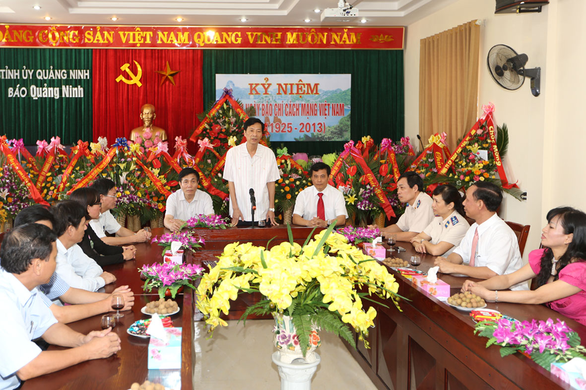 Lãnh đạo tỉnh chúc mừng các cơ quan báo chí nhân Ngày Báo chí cách mạng Việt Nam 21-6 ảnh 2