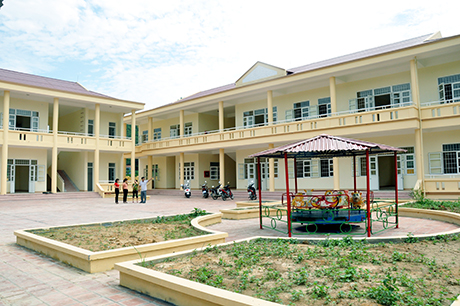Trường Mầm non xã Bằng Cả (Hoành Bồ) hoàn thành, đưa vào sử dụng trong tháng 6-2013.