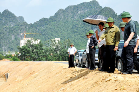 đồng chí Đặng Huy Hậu, Phó Chủ tịch UBND tỉnh, Trưởng Ban Chỉ huy PCTT&TKCN tỉnh