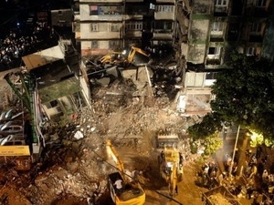  Hiện trường một vụ sập chung cư ở Ấn Độ. (Nguồn: AFP)