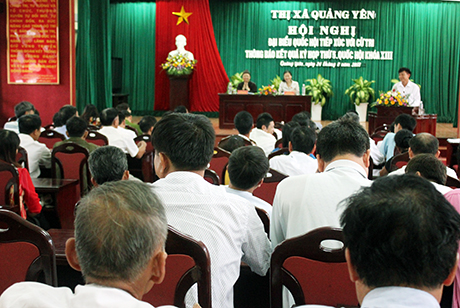 Quang cảnh buổi tiếp xúc.
