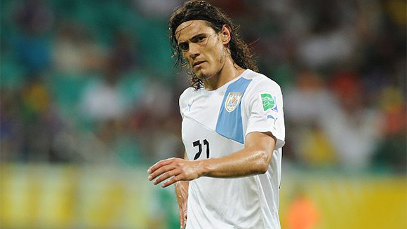 Cavani hiện đang chờ đợi trận bán kết Confed Cup giữa Uruguay và Brazil (Ảnh: EPA).