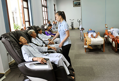 Cơ sở vật chất, trang thiết bị của Trung tâm được đầu tư đồng bộ, góp phần chăm sóc tốt sức khoẻ cho các đối tượng.