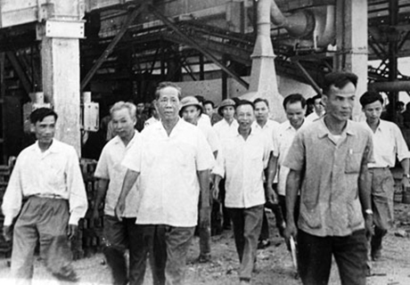 Tổng Bí thư Lê Duẩn về thăm Quảng Ninh trước ngày diễn ra Đại hội Đảng bộ tỉnh lần thứ 5. Ảnh: Tư liêu