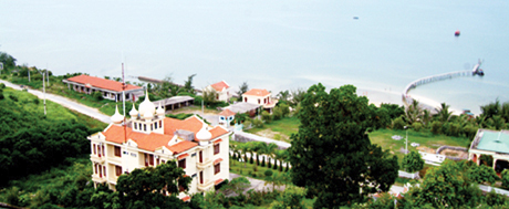 Tiềm năng về du lịch cũng là một thế mạnh của Vân Đồn. Trong ảnh: Một góc Khu du lịch Bãi Dài.