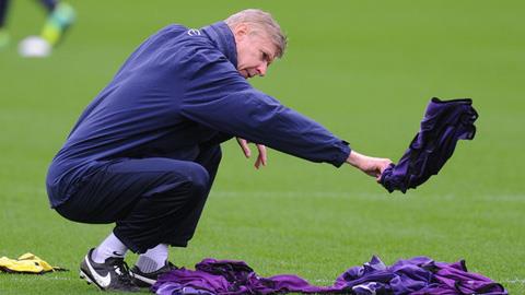 Arsene Wenger chưa vội gia hạn hợp đồng của Arsenal