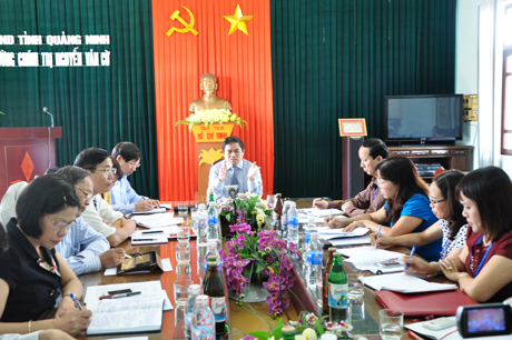 Quang cảnh buổi làm việc