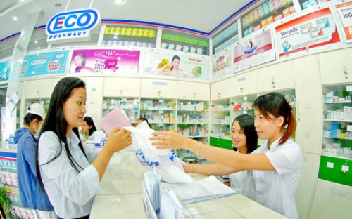 Đã nhiều lần lên tiếng về quản lý giá thuốc, Ủy ban Về các vấn đề xã hội của Quốc hội trong báo cáo về một số vấn đề kinh tế xã hội mới đây cho biết, đến nay có 46/63 tỉnh áp dụng đấu thầu tập trung theo tỉnh, 7 tỉnh áp dụng hình thức đấu thầu đại diện, 10 tỉnh đấu thầu theo từng đơn vị, các bệnh viện trực thuộc Bộ Y tế, bộ, ngành khác tự tổ chức đấu thầu. 