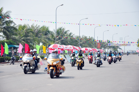 Giải chạy Marathon quốc tế Vịnh Hạ Long năm nay còn có sự tham gia dẫn đoàn của CLB Motor Hạ Long.