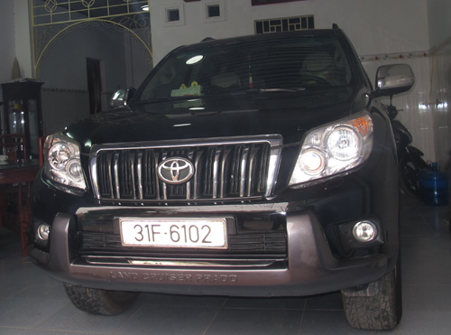 Chiếc xe Toyota Land cruiser prado biển kiểm soát 31F-6102, được người dân gọi là chiếc xe có biển số "có một không hai"