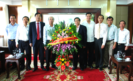 Lãnh đạo Vinacomin chúc mừng nhân kỷ niệm 50 năm thành lập tỉnh ảnh 1