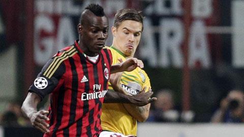 Balotelli (trái) và đồng đội sẽ khép lại tháng 10 bằng một chiến thắng