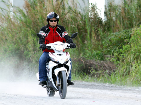 Yamaha Exciter RC 2102.