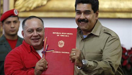 Tổng thống Venezuela nhận giấy trao quyền lực đặc biệt từ Quốc hội.