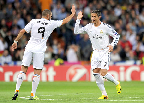 Benzema và Ronaldo đang thi đấu rất ăn ý với nhau.