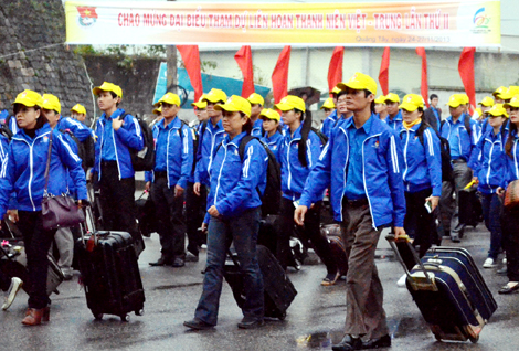 Đoàn đại biểu thanh niên Việt Nam lên đường tham dự Liên hoan Thanh niên Việt Nam – Trung Quốc lần thứ II.