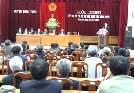 Quang cảnh hội nghị tiếp xúc giữa đại biểu HĐND tỉnh với cử tri huyện Đông Triều