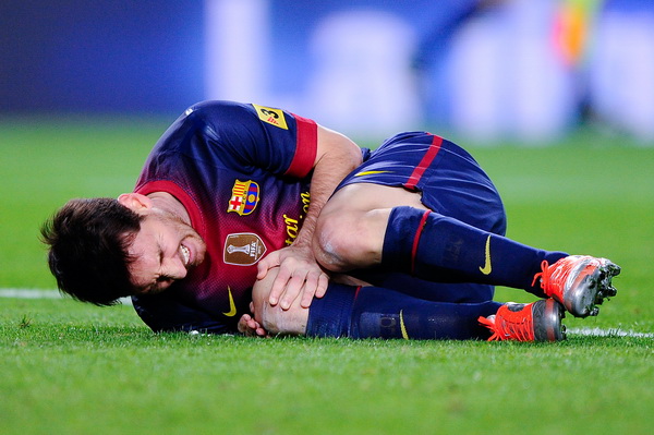 Chấn thương của Lionel Messi đã gây ra nhiều tranh cãi