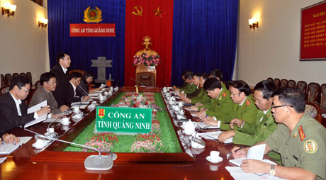 Quang cảnh buổi làm việc.