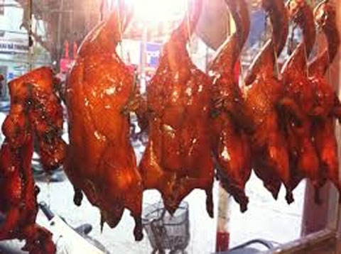 Nguy cơ ung thư từ hương liệu tẩm ướp cho ngan, vịt nướng.