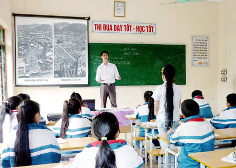 Với việc ứng dụng CNTT và sử dụng giáo án điện tử trong các bài giảng môn lịch sử, thầy Vũ Ngọc Đại đã tạo được hứng thú và giúp học sinh hiểu, nhớ bài.
