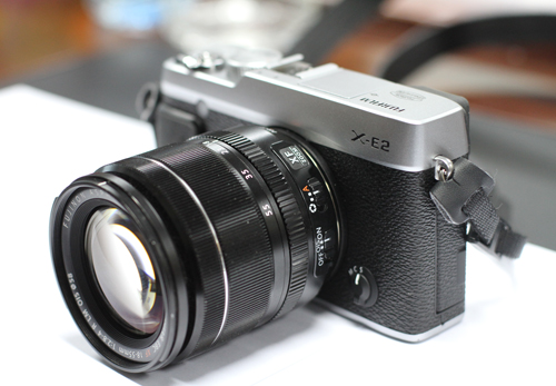 Thiết kế đẹp và nước ảnh đậm chất Fuji khiến X-E2 nhận được nhiều chú ý. Ảnh: Tuấn Hưng.
