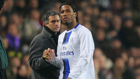 Với HLV Mourinho, Drogba là mẫu tiền đạo lý tưởng để giúp Chelsea cải thiện hàng công