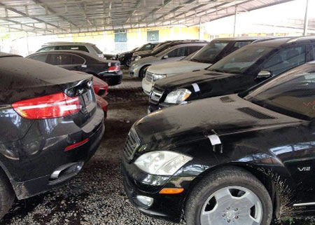 Một số siêu xe bị giữ vì không có giấy tờ hợp lệ.
