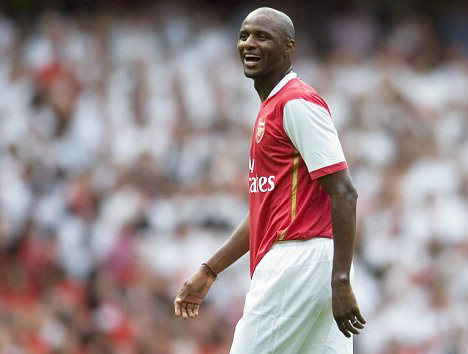 Vieira đã từng giúp Arsenal nâng cao 3 chức vô địch Premier League