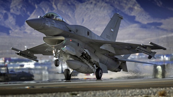 Mỹ đang tăng cường bán vũ khí sang vùng Vịnh (Ảnh: Máy bay chiến đấu F-16 của UAE)