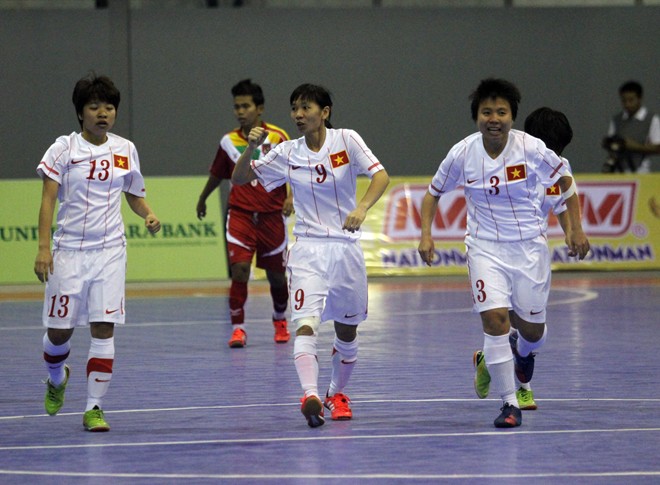 ĐT Futsal nữ Việt Nam giành chiến thắng trước Indonesia (Ảnh: Tri Thức)