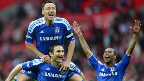 Ba chàng ngự lâm Terry - Lampard - Cole sẽ phải chờ đợi bản hợp đồng mới