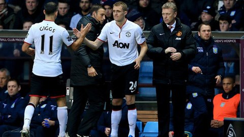 Darren Fletcher vào sân thay Ryan Giggs cuối tuần qua