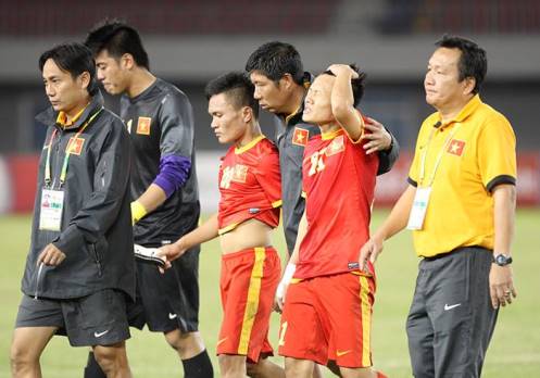 Các cầu thủ U23 Việt Nam thất vọng sau khi bị loại. Ảnh: Đức Đồng.