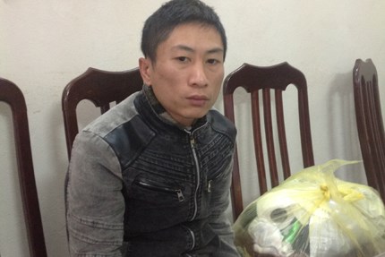 Đối tượng Trần Văn Tùng tại cơ quan điều tra.