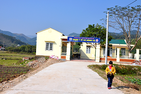 Trạm Y tế xã Bằng Cả (Hoành Bồ) được xây dựng khang trang.
