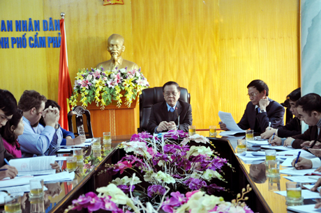 Đồng chí Đỗ Thông, Phó Chủ tịch Thường trực UBND tỉnh chủ trì cuộc họp