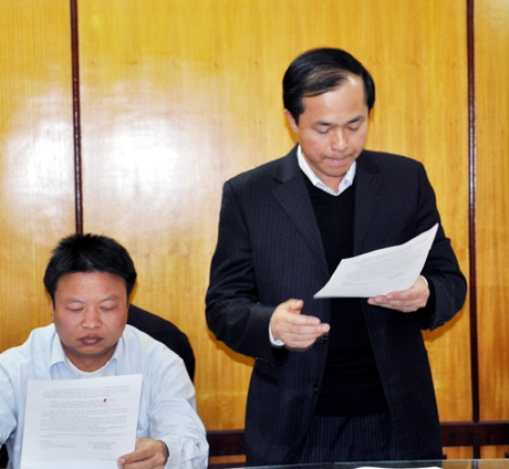 Đại diện lãnh đạo TP Cẩm Phả báo cáo kết quả GPMB Dự án