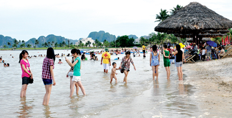  Mùa hè ở bãi biển Tuần Châu.