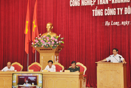 Đồng chí Phạm Minh Chính, Bí thư Tỉnh ủy phát biểu kết luận buổi làm việc 