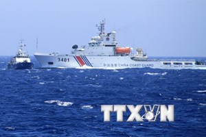 Cập nhật thông tin tại khu vực Trung Quốc hạ đặt giàn khoan Hải Dương-981 (Haiyang Shiyou 981) trái phép trong vùng đặc quyền kinh tế của Việt Nam, đại diện Cục Kiểm ngư Việt Nam cho biết, gần khu vực tàu cá của ta đánh bắt có khoảng 35-38 tàu cá của Trung Quốc được sự hỗ trợ của 2 tàu Hải cảnh có số hiệu 46102, 44608 của Trung Quốc tiến hành dàn hàng ngang, ngăn cản, chặn hướng và ép các tàu cá của ta ra xa không cho hoạt động ở gần giàn khoan.