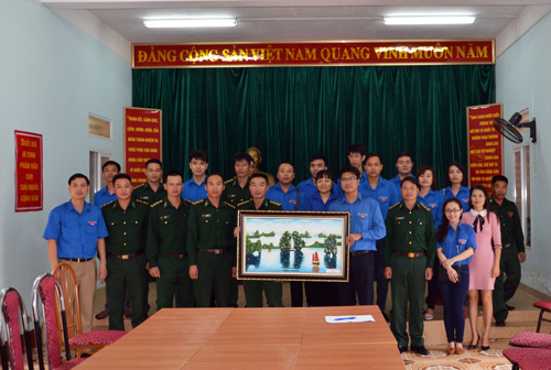 thăm các chiến sỹ biên phòng đồn biên phòng hoành mô, huyện bình liêu