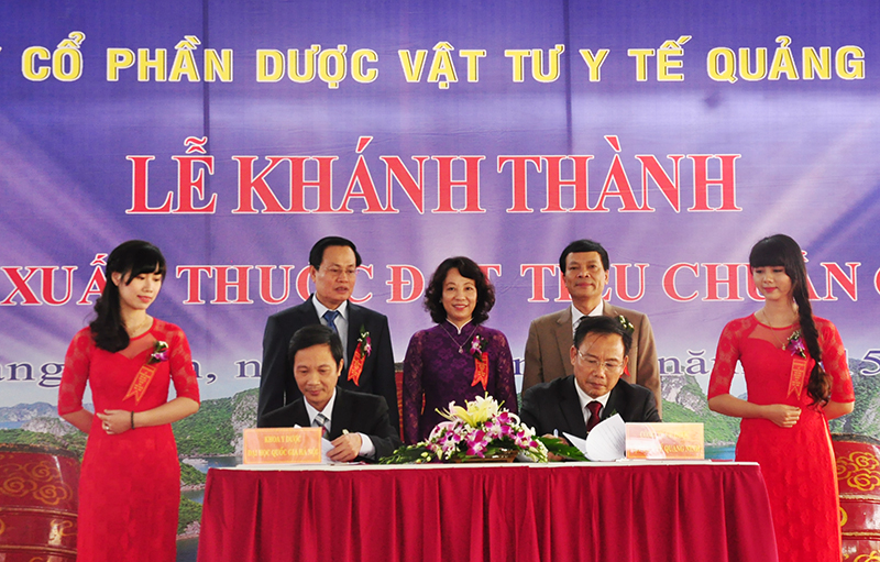 Lễ ký kết hợp đồng kinh doanh 