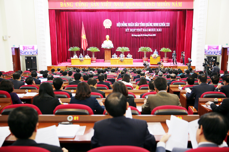 Quang cảnh kỳ họp.